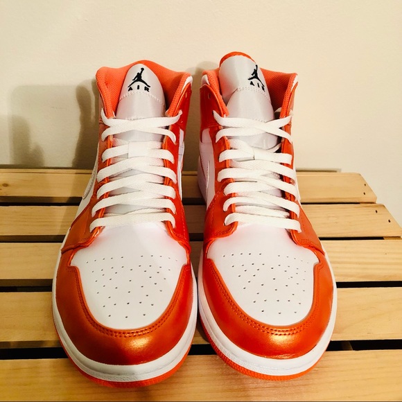 Air Jordan 1 Mid Se Electro Orange Size 11 - Picture 3 of 9